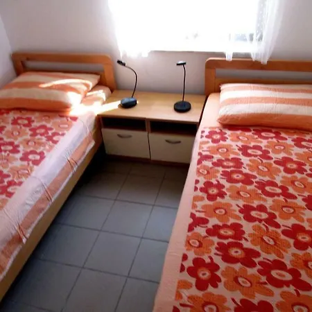 Holiday home Private Island Scitna - House Luel
